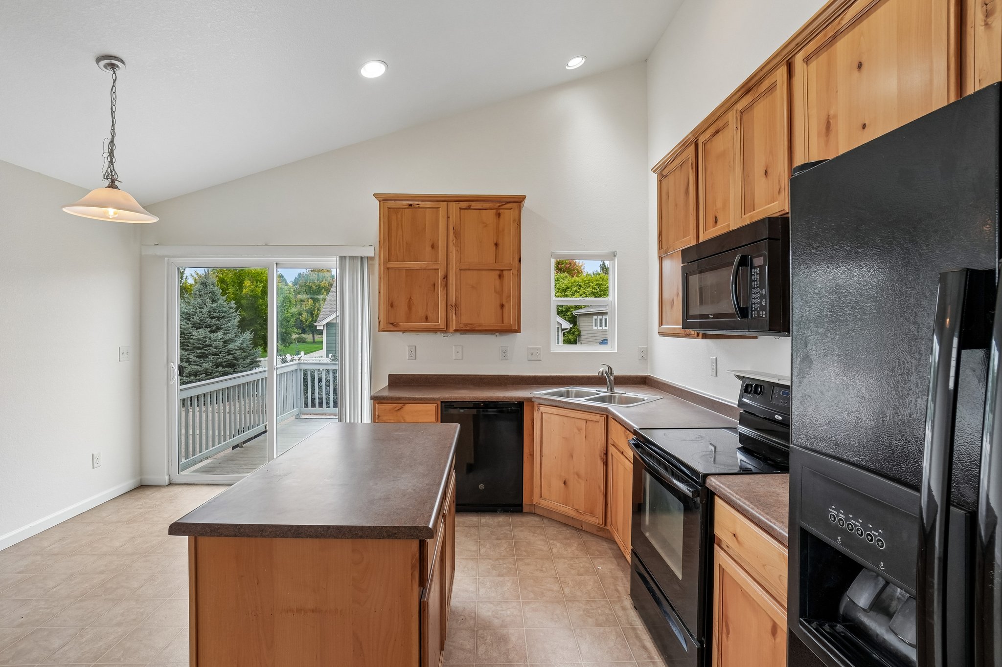 E 11th St-S2909-012.jpg