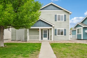 E 11th St-S2909-001.jpg