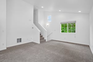 E 11th St-S2909-008.jpg