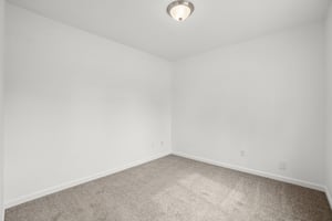 E 11th St-S2909-014.jpg