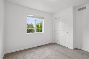 E 11th St-S2909-020.jpg