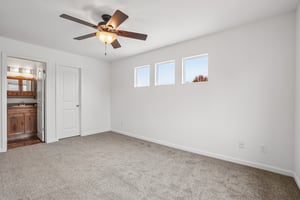 E 11th St-S2909-024.jpg