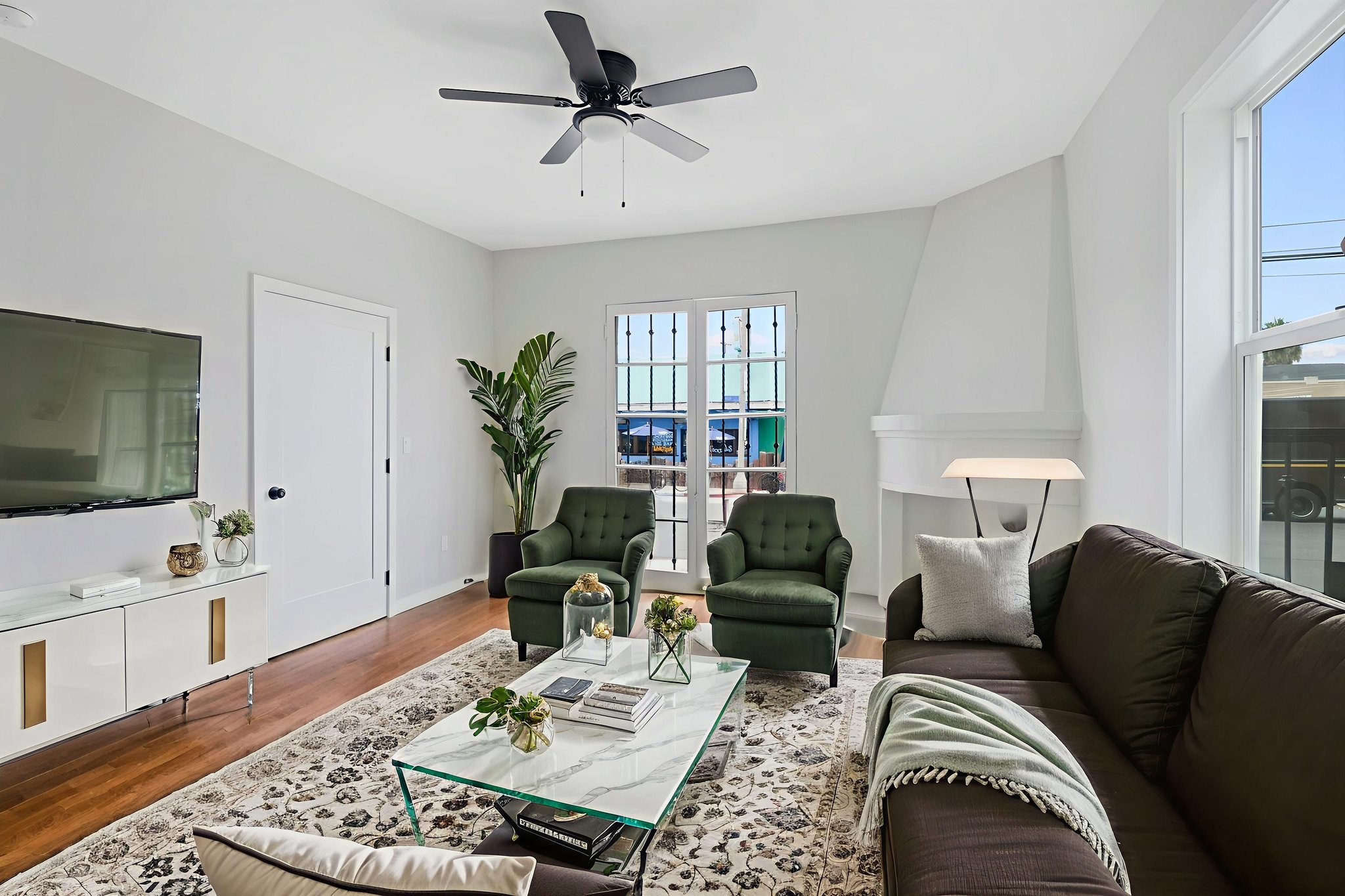 1I8A2419- virtually staged.jpeg