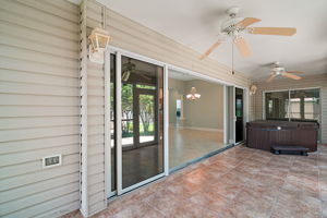 Enclosed Lanai with Hot Tub