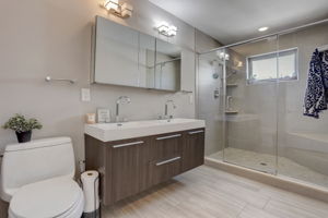 Latona St-025