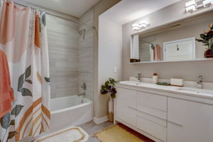 Latona St-022