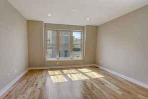 Latona St-027