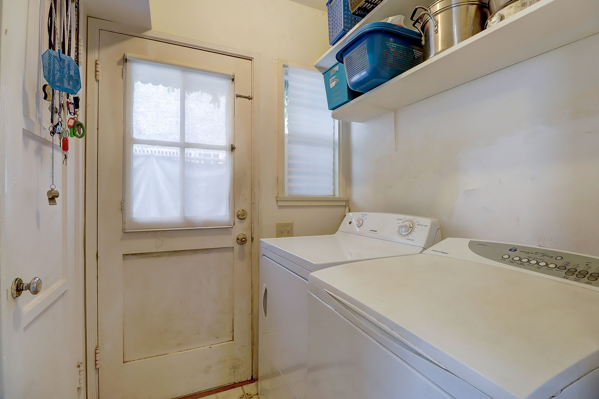 Back Unit Laundry Room