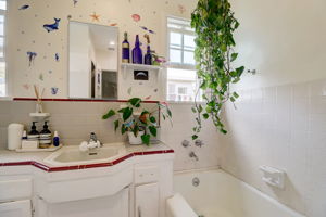 Upper Unit Bathroom