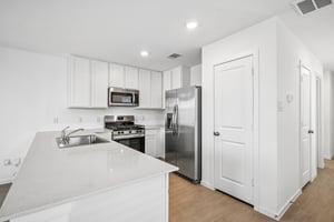 Via Aurelia Dr-S2110-011.jpg