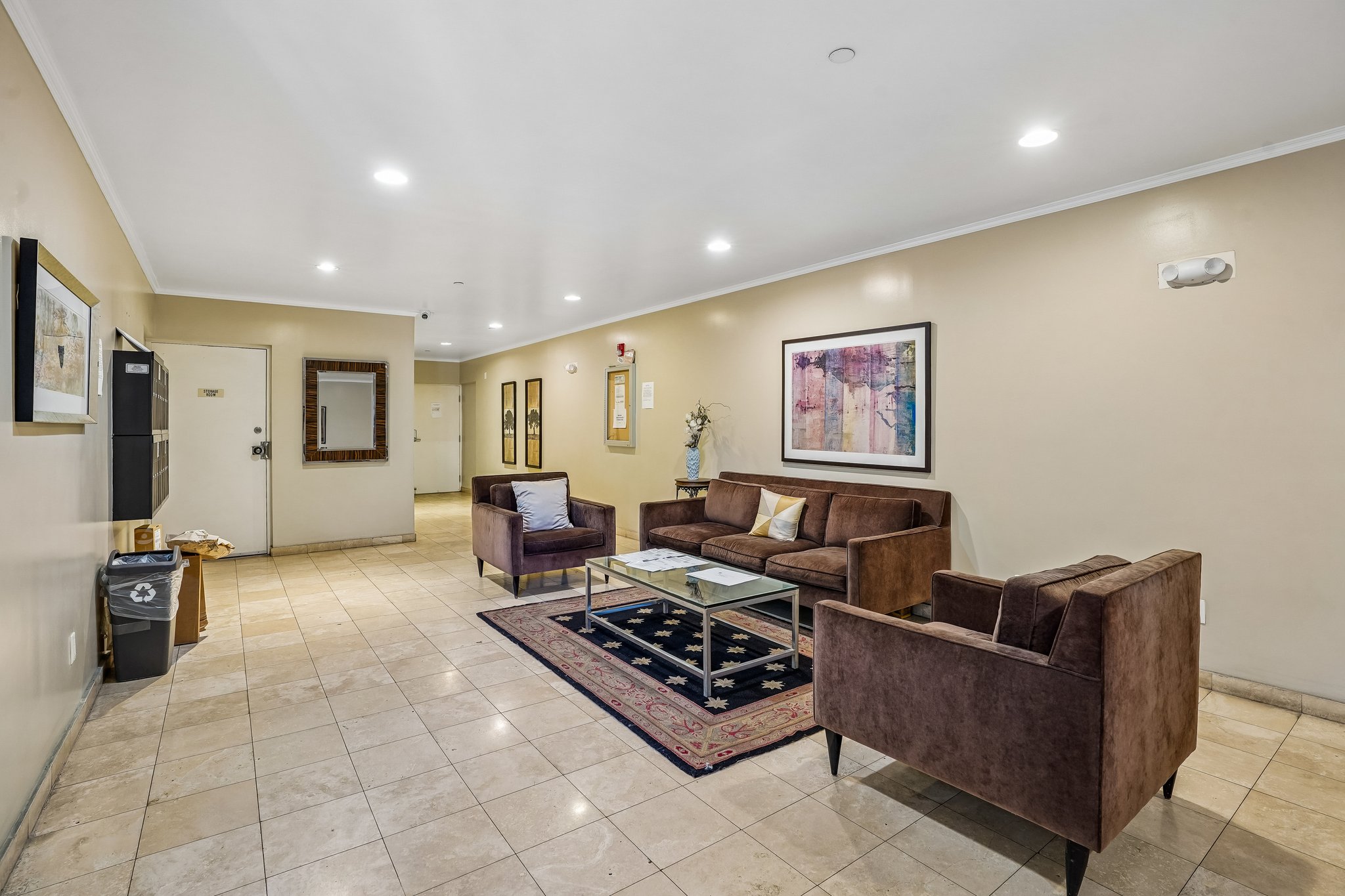 Glendon Ave-0810-904.jpg
