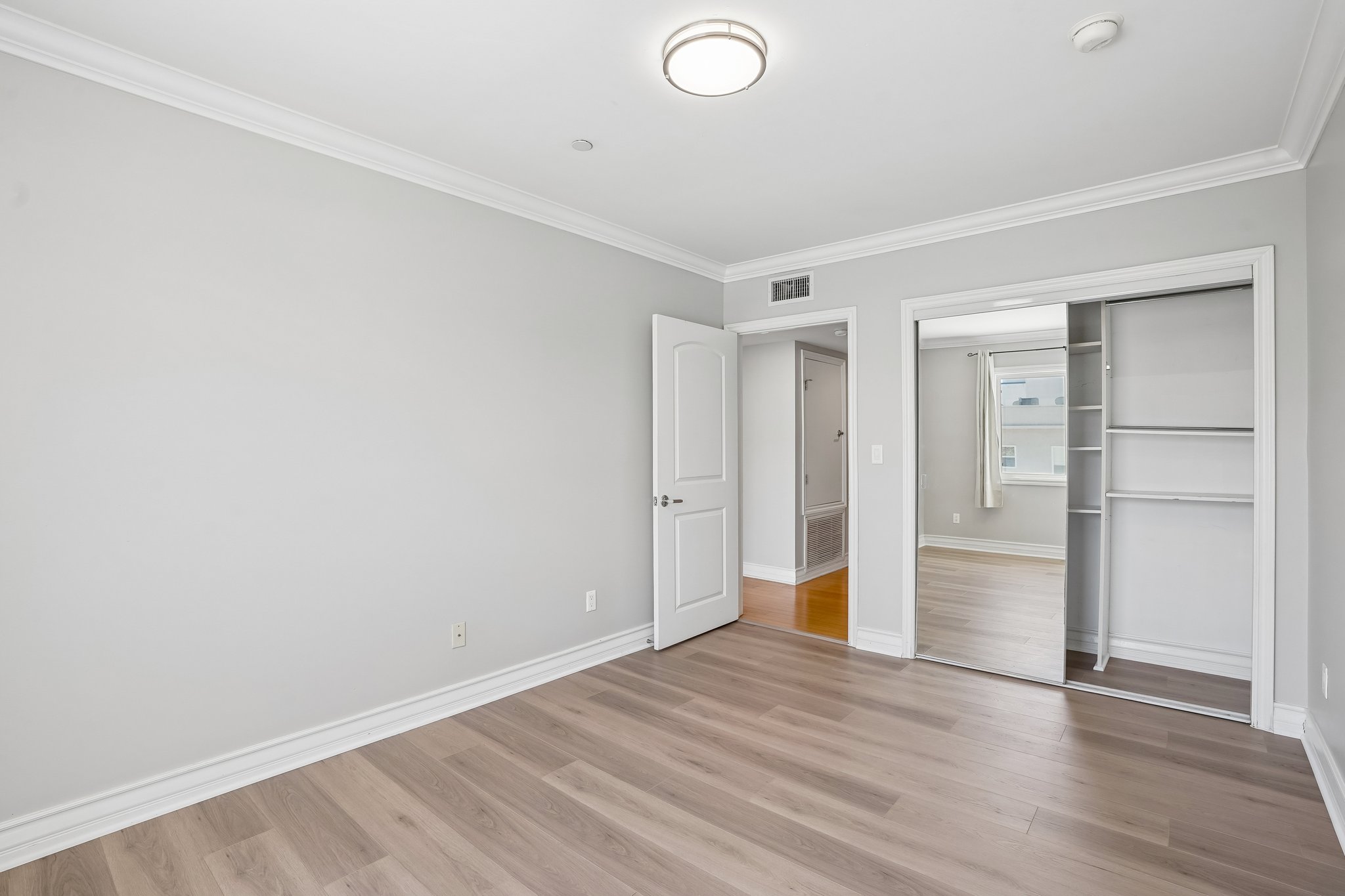 Glendon Ave-S0810-017.jpg