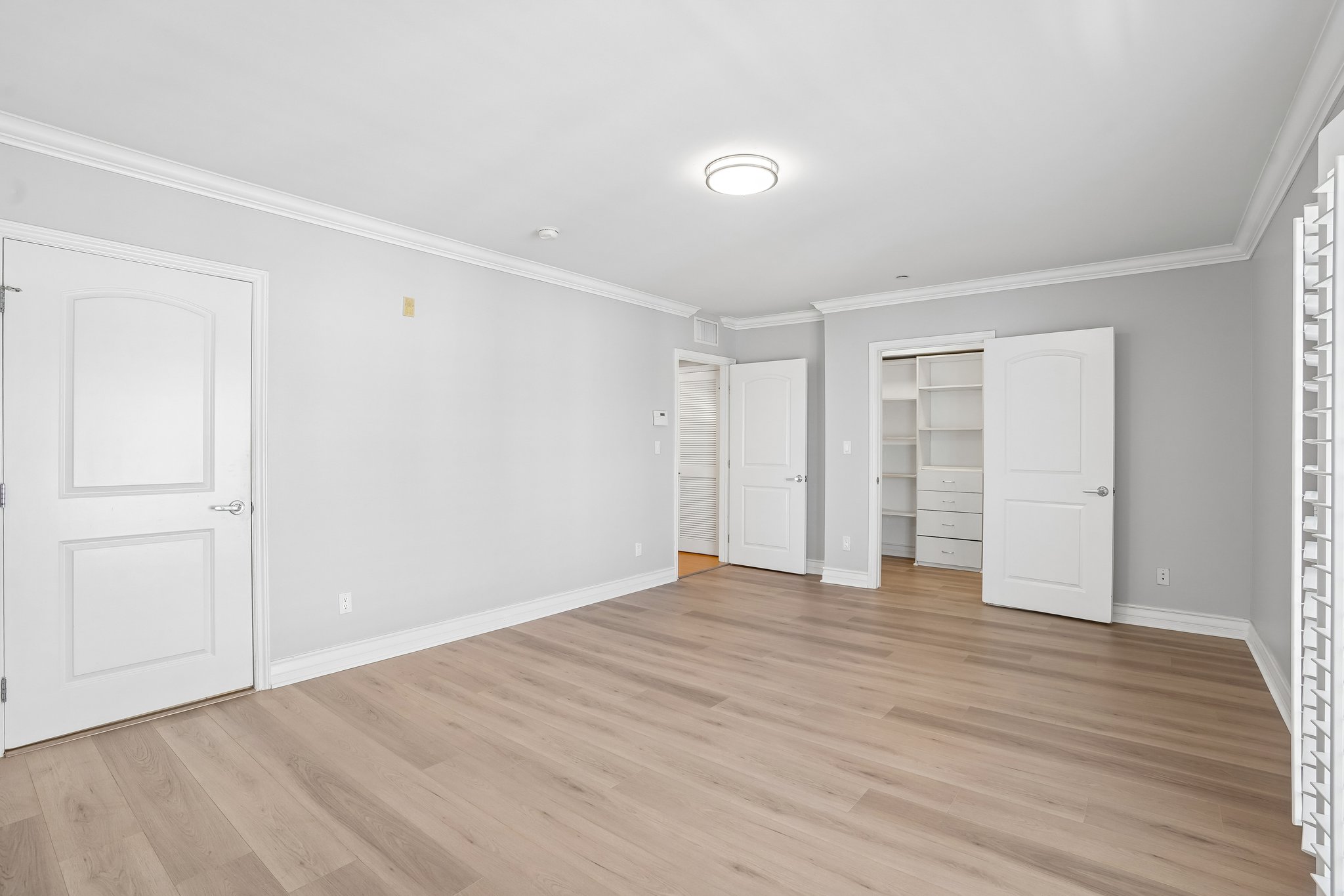 Glendon Ave-S0810-026.jpg