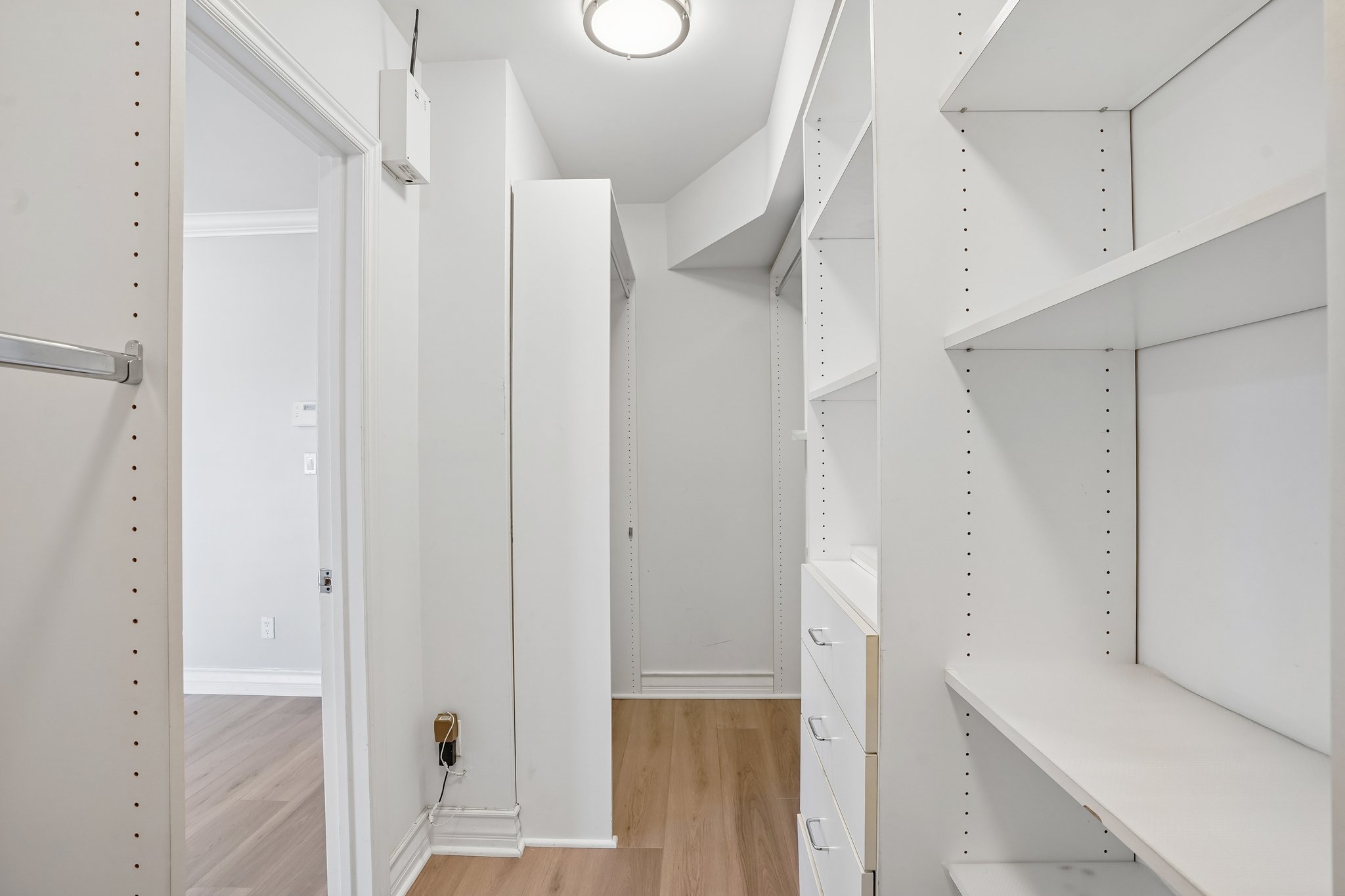 Glendon Ave-S0810-029.jpg
