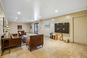 Glendon Ave-0810-901.jpg