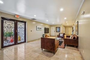 Glendon Ave-0810-907.jpg