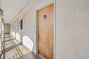 Glendon Ave-S0810-002.jpg