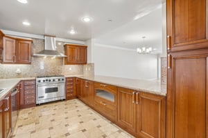 Glendon Ave-S0810-012.jpg
