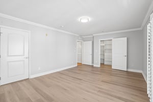 Glendon Ave-S0810-026.jpg