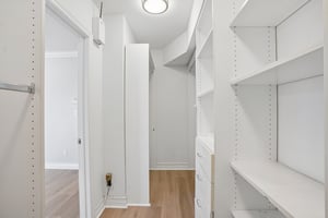 Glendon Ave-S0810-029.jpg