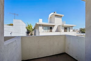 Glendon Ave-S0810-032.jpg