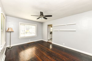 Photo 4