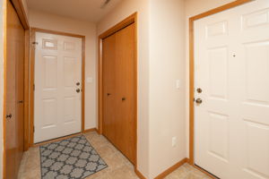 17-Foyer
