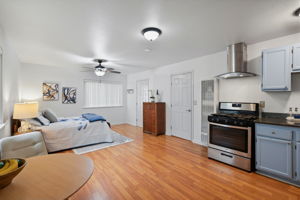 019_f8_183 Benbow Ave