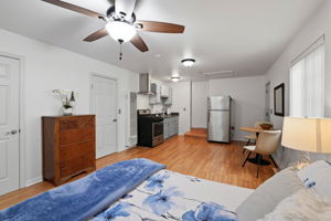 023_f8_183 Benbow Ave