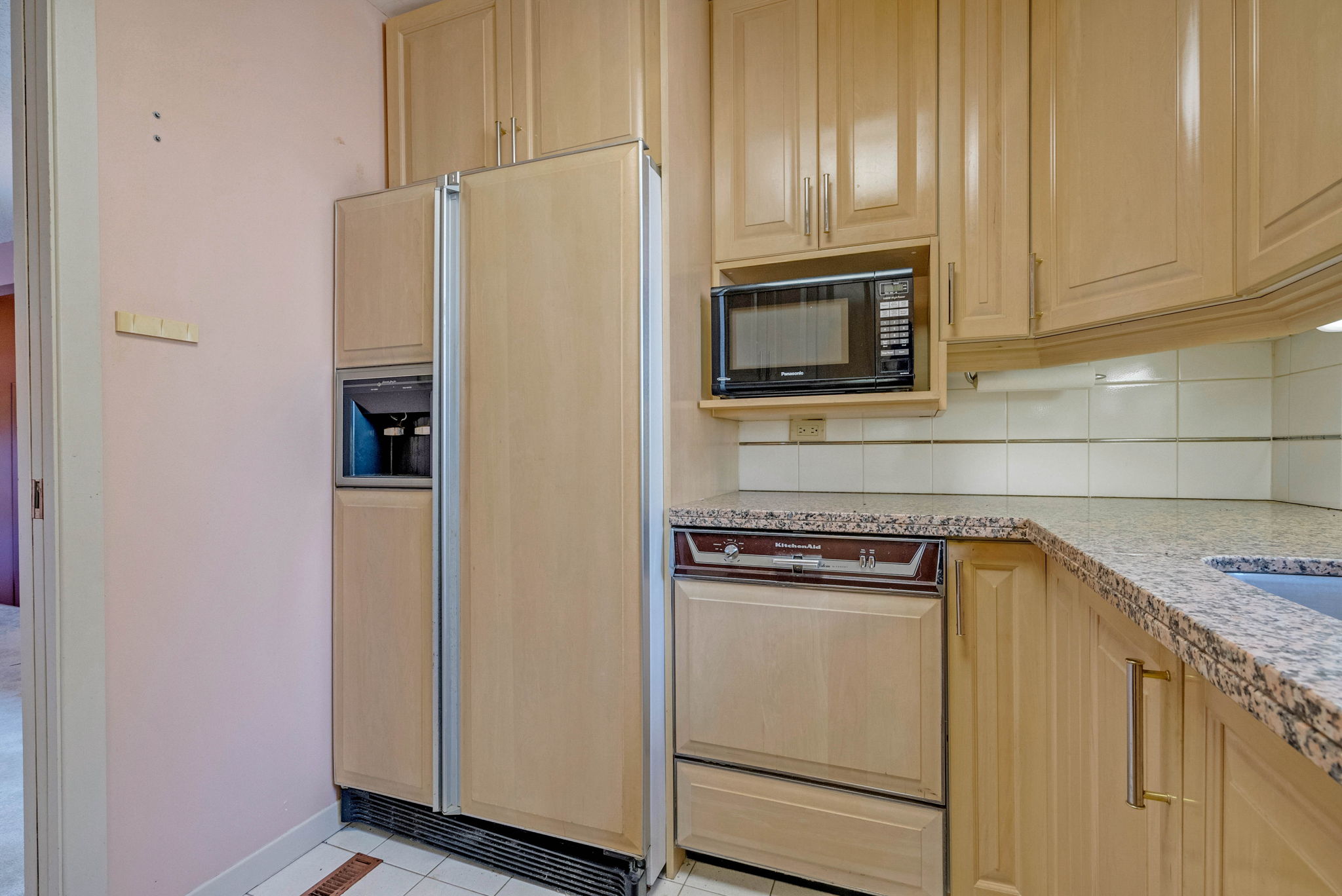 183 Grandview Rd, Nepean, ON K2H 8B9, Canada Photo 17