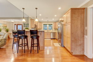 Kitchen/Breakfast Bar