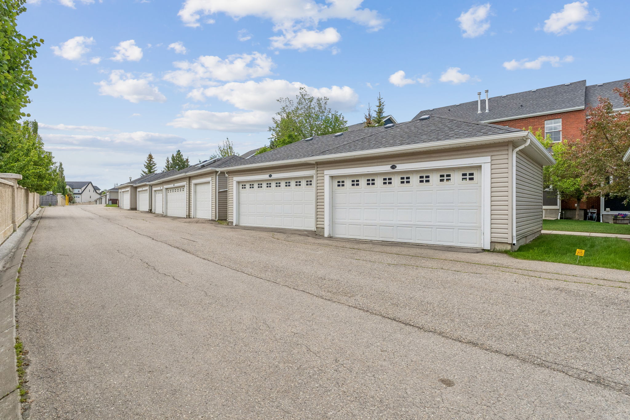 06.11.2026 - Lee Serridge - 183 Rainbow Falls Dr, Chestermere_29