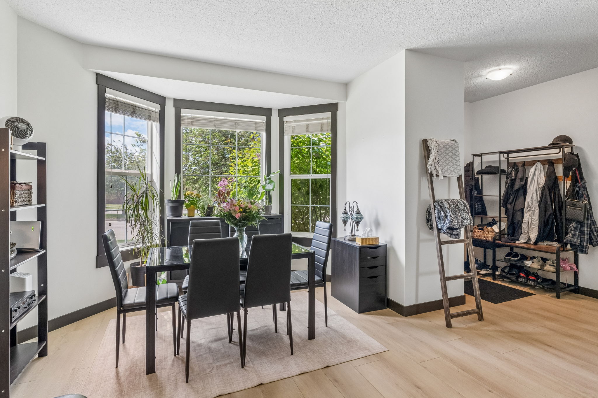 06.11.2026 - Lee Serridge - 183 Rainbow Falls Dr, Chestermere_09