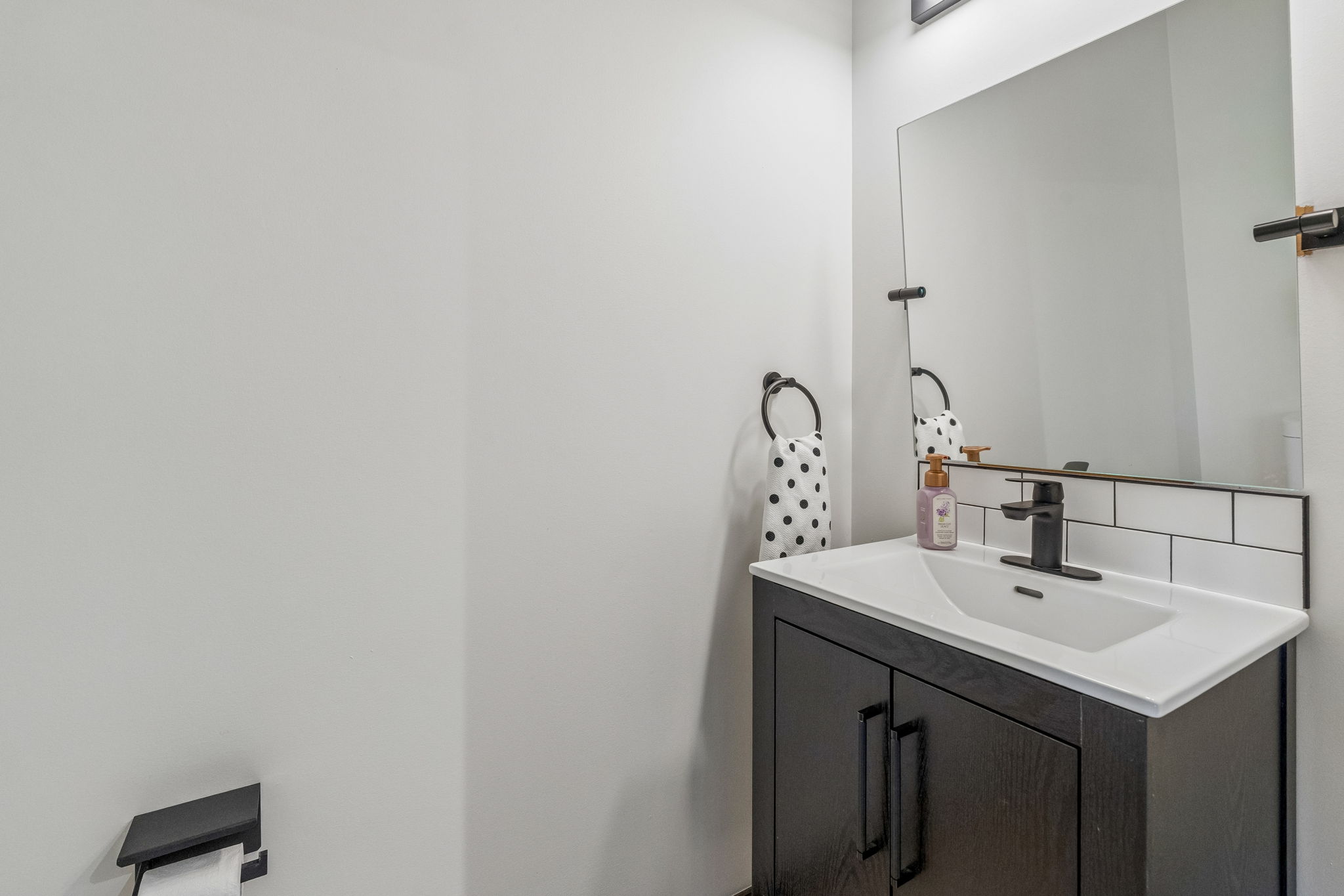 06.11.2026 - Lee Serridge - 183 Rainbow Falls Dr, Chestermere_14