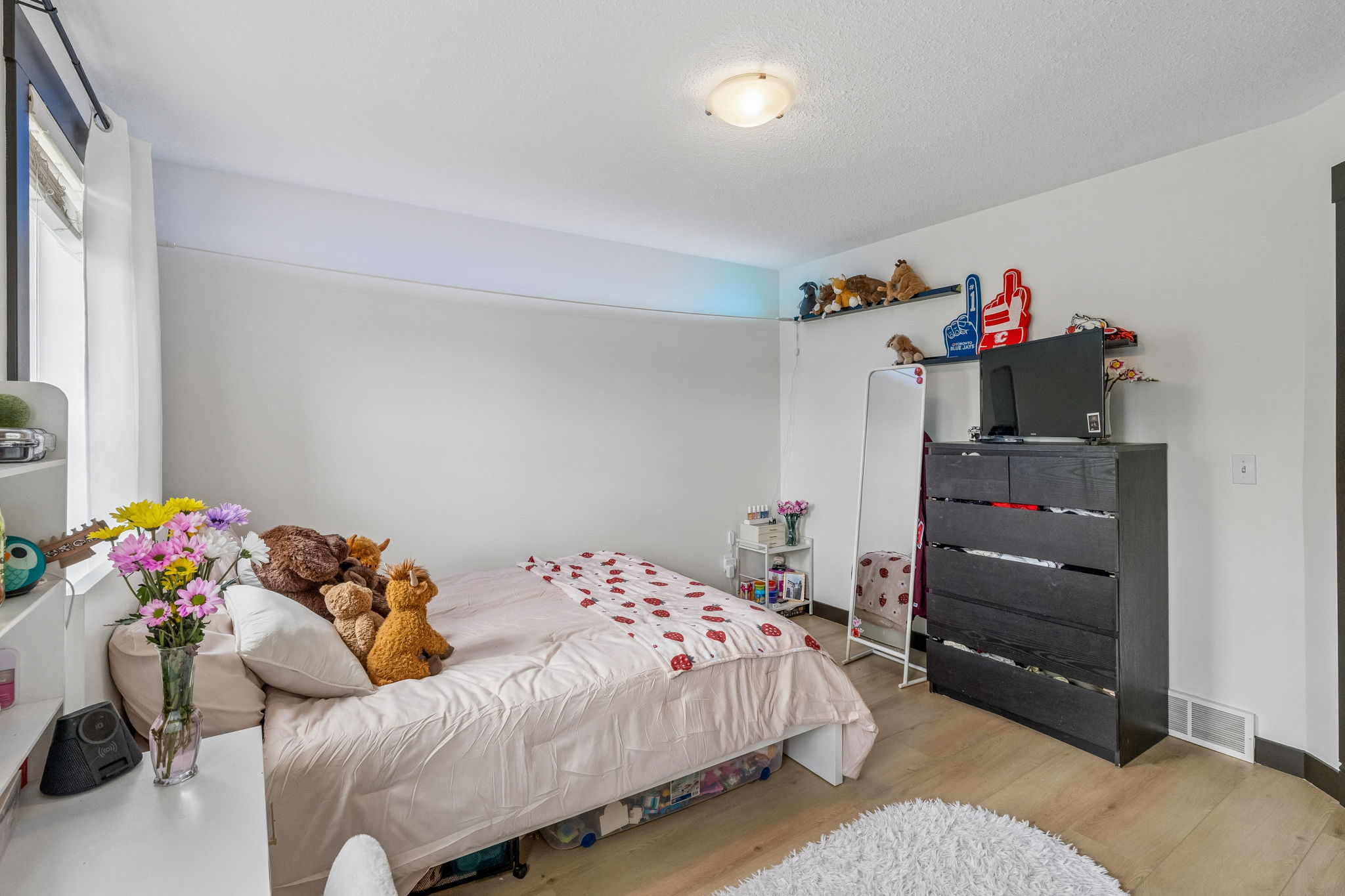 06.11.2026 - Lee Serridge - 183 Rainbow Falls Dr, Chestermere_16