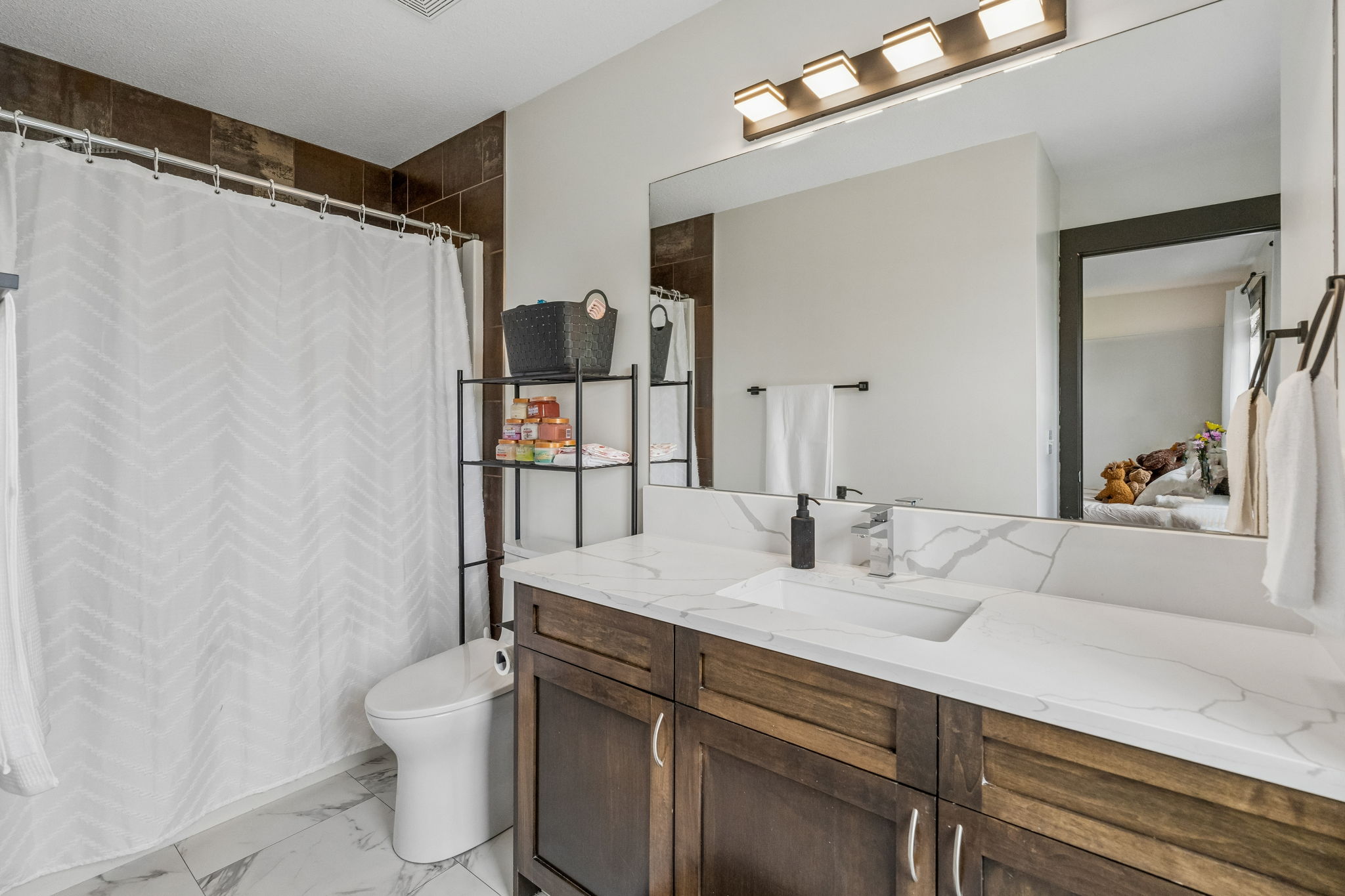 06.11.2026 - Lee Serridge - 183 Rainbow Falls Dr, Chestermere_17