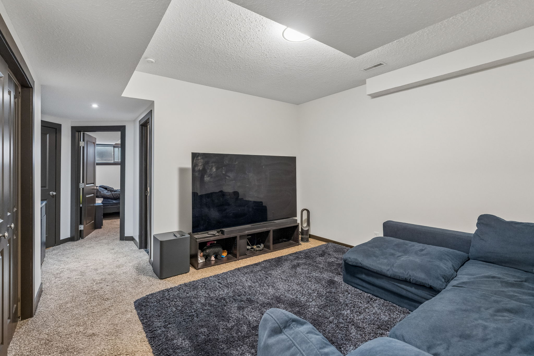 06.11.2026 - Lee Serridge - 183 Rainbow Falls Dr, Chestermere_22