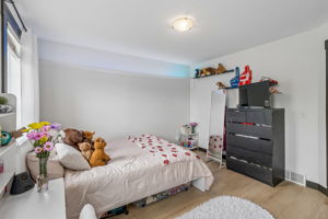 06.11.2026 - Lee Serridge - 183 Rainbow Falls Dr, Chestermere_16