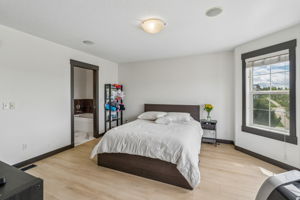 06.11.2026 - Lee Serridge - 183 Rainbow Falls Dr, Chestermere_18