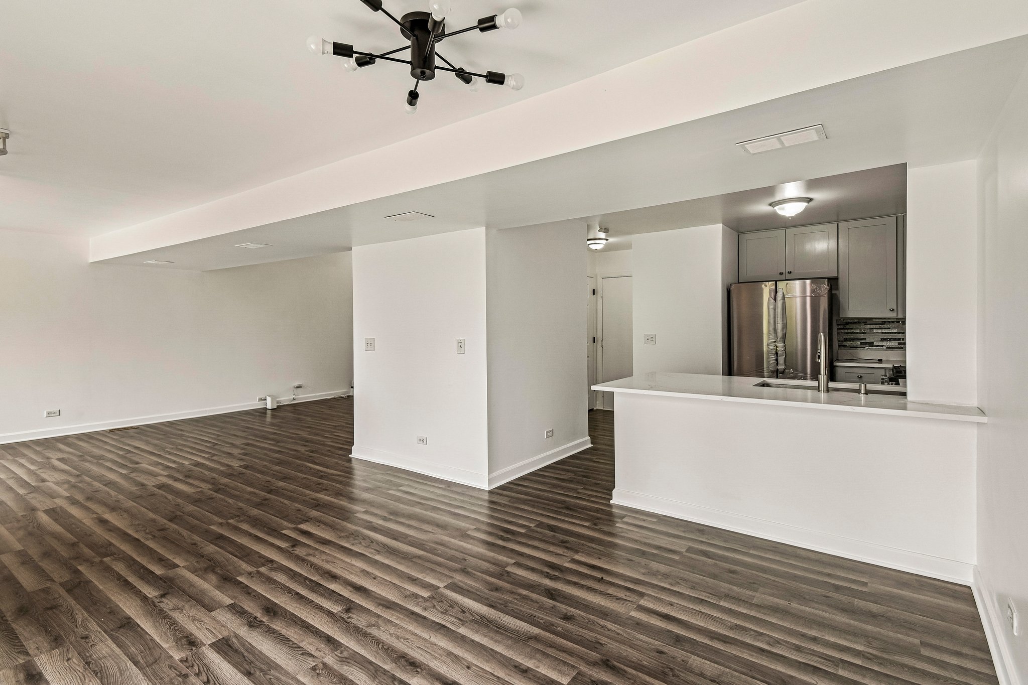 183 W Algonquin Rd-S1305-011.jpg