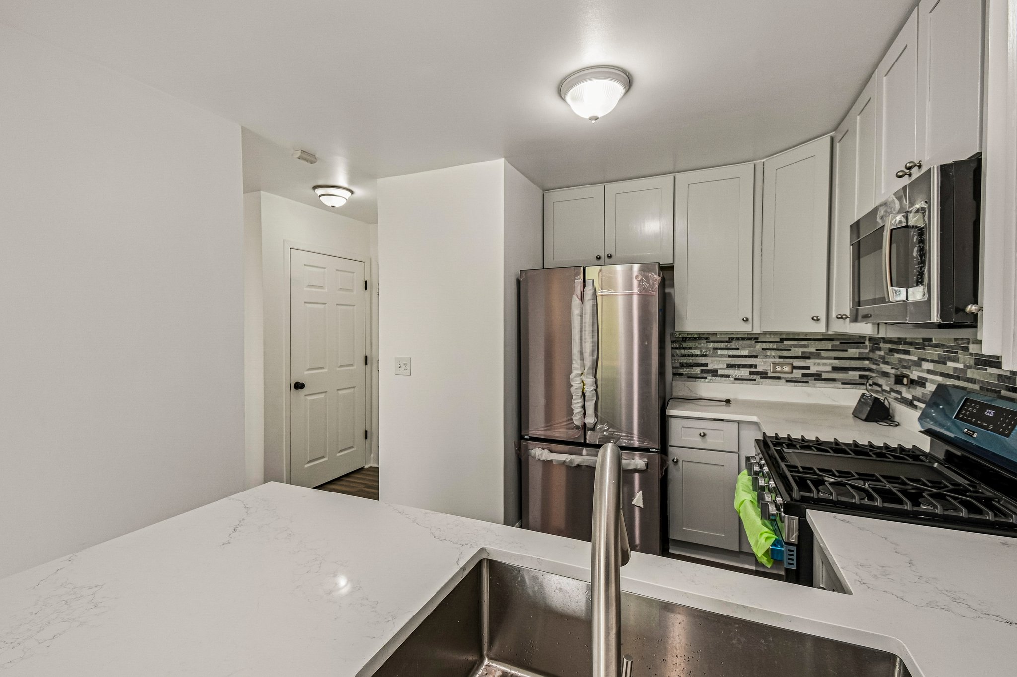 183 W Algonquin Rd-S1305-013.jpg