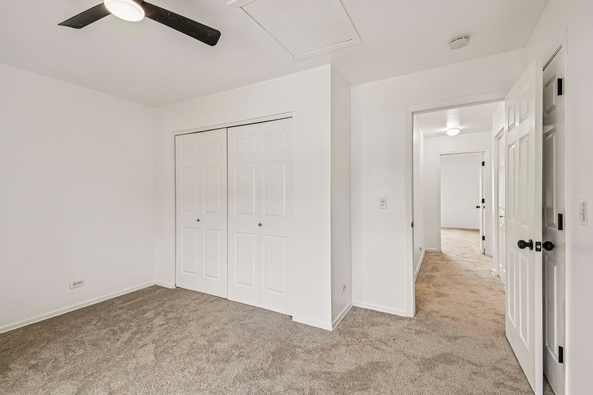 183 W Algonquin Rd-S1305-021.jpg