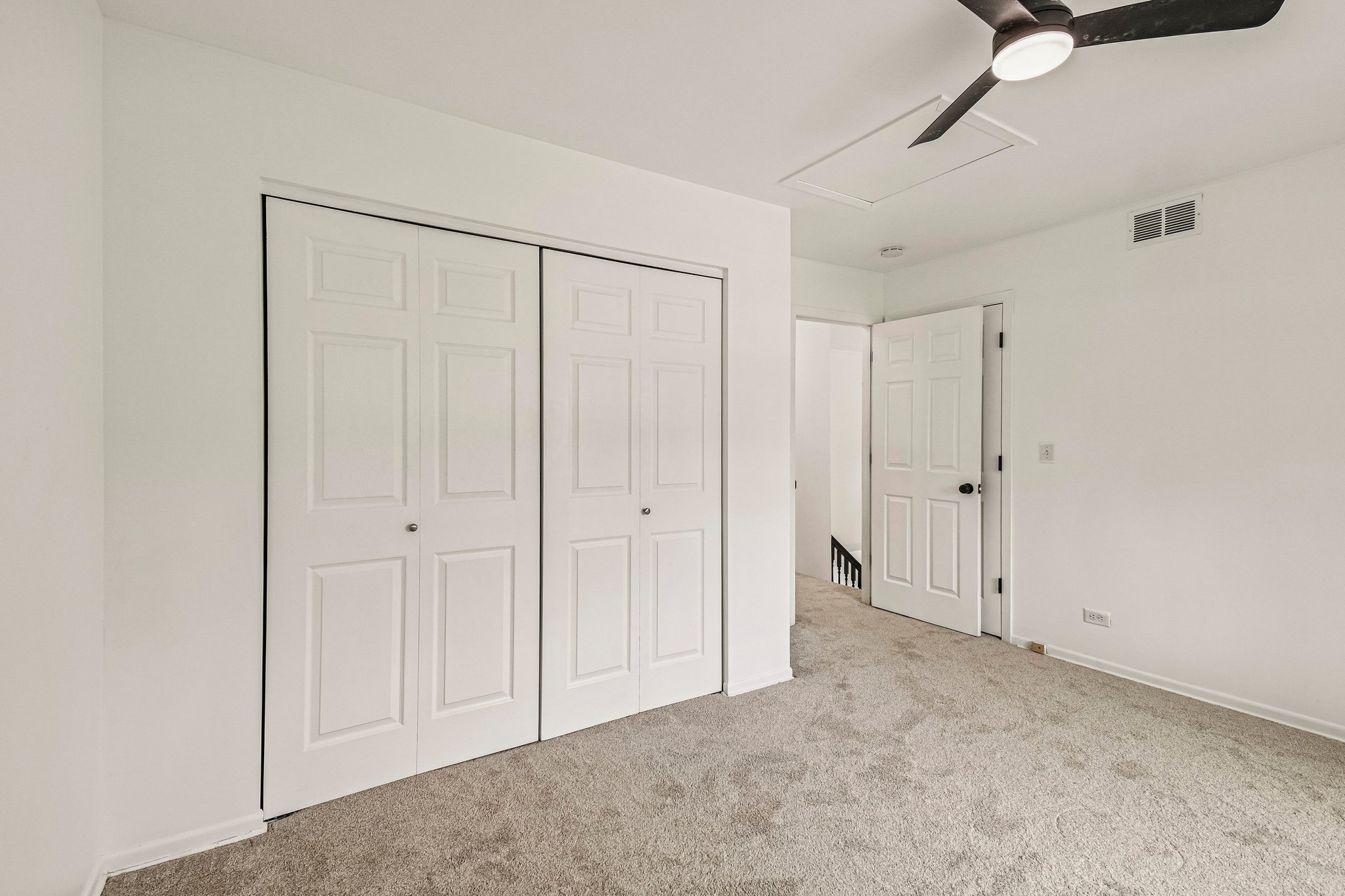 183 W Algonquin Rd-S1305-022.jpg