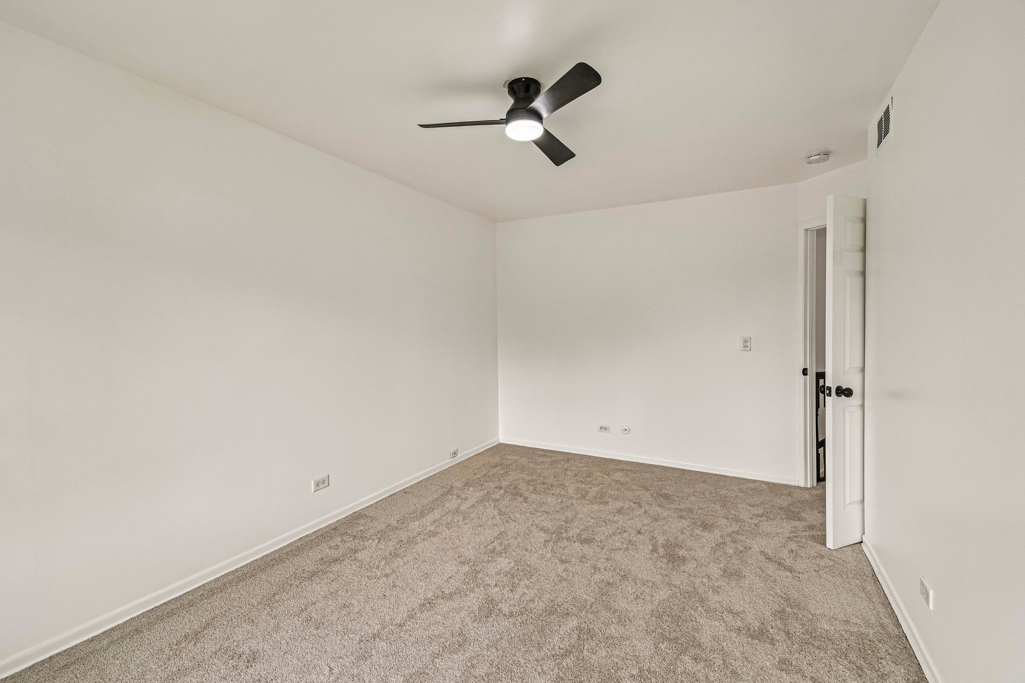 183 W Algonquin Rd-S1305-027.jpg