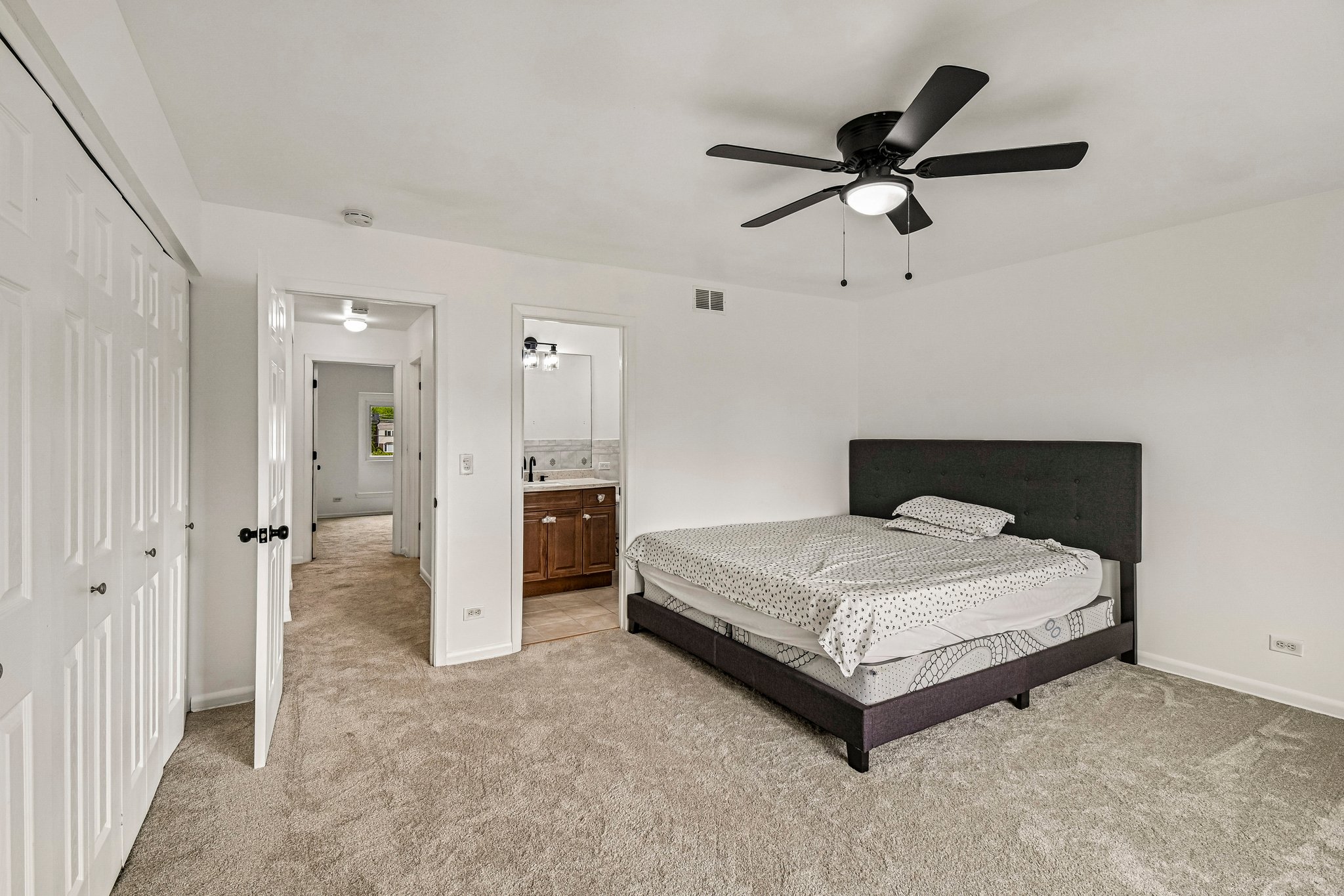 183 W Algonquin Rd-S1305-032.jpg