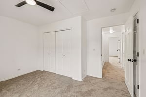 183 W Algonquin Rd-S1305-021.jpg