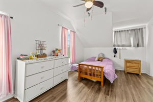  Photo 32
