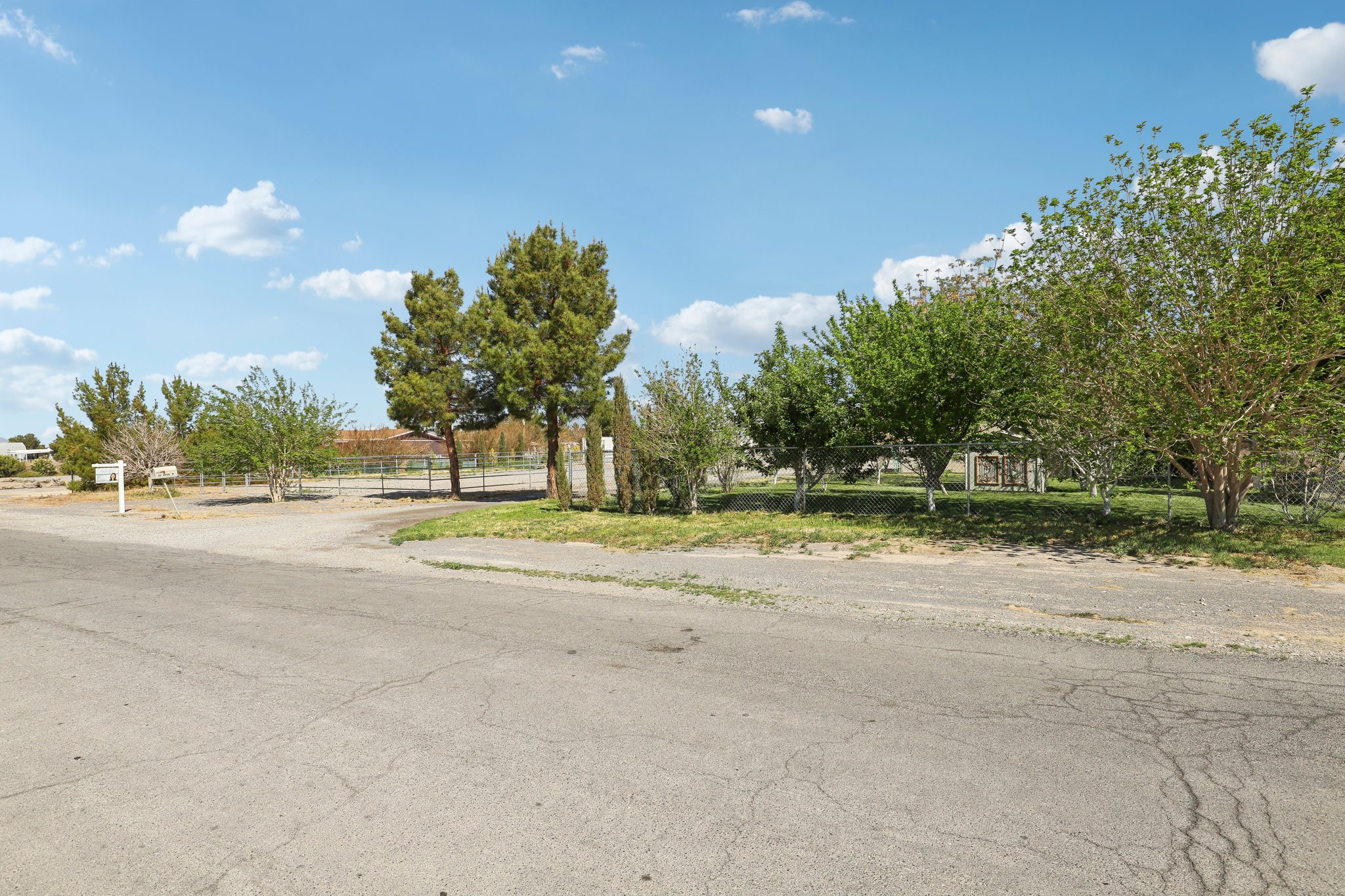 Heritage Dr-1204-002.jpg