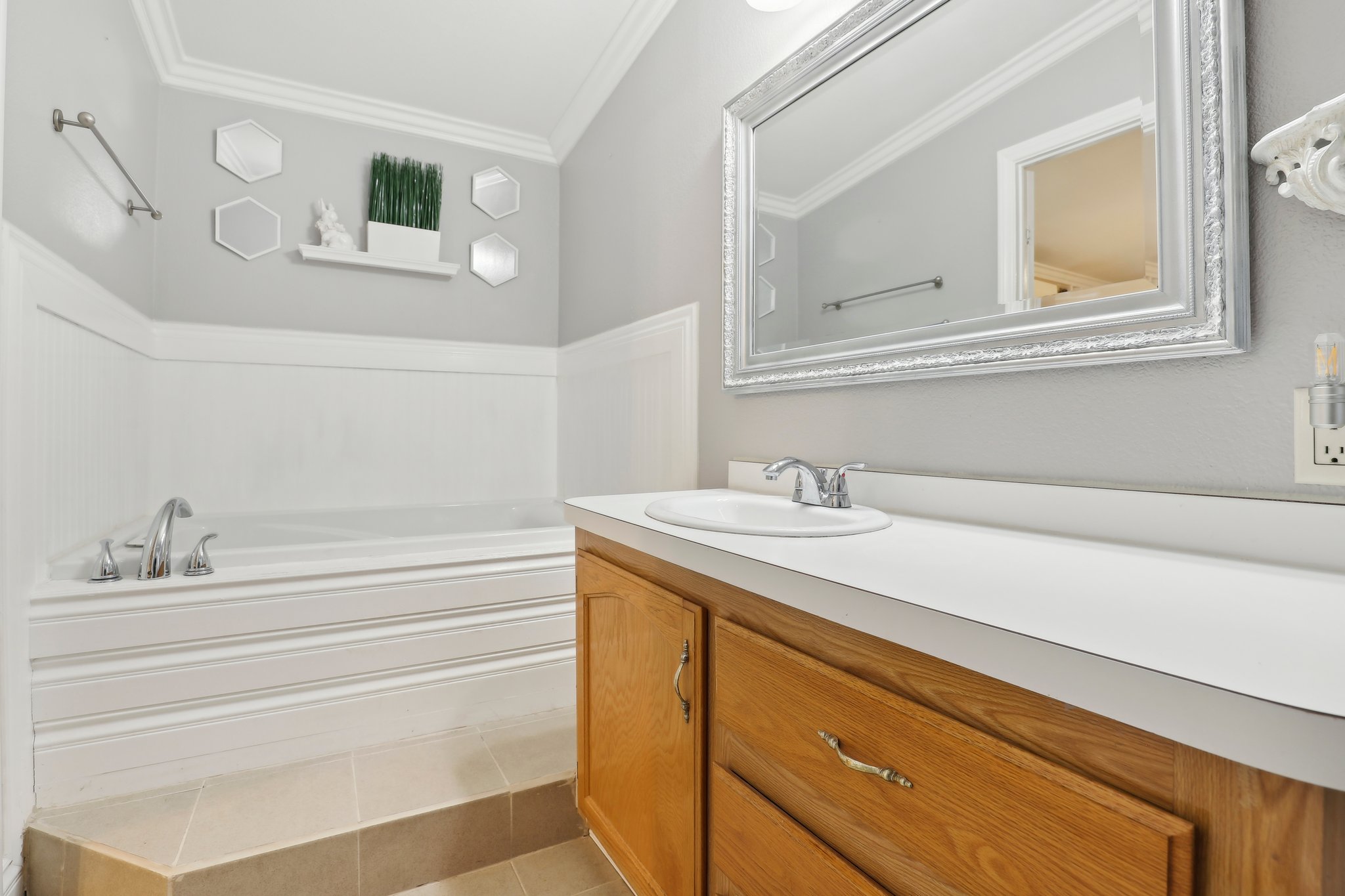 Heritage Dr-1204-041.jpg