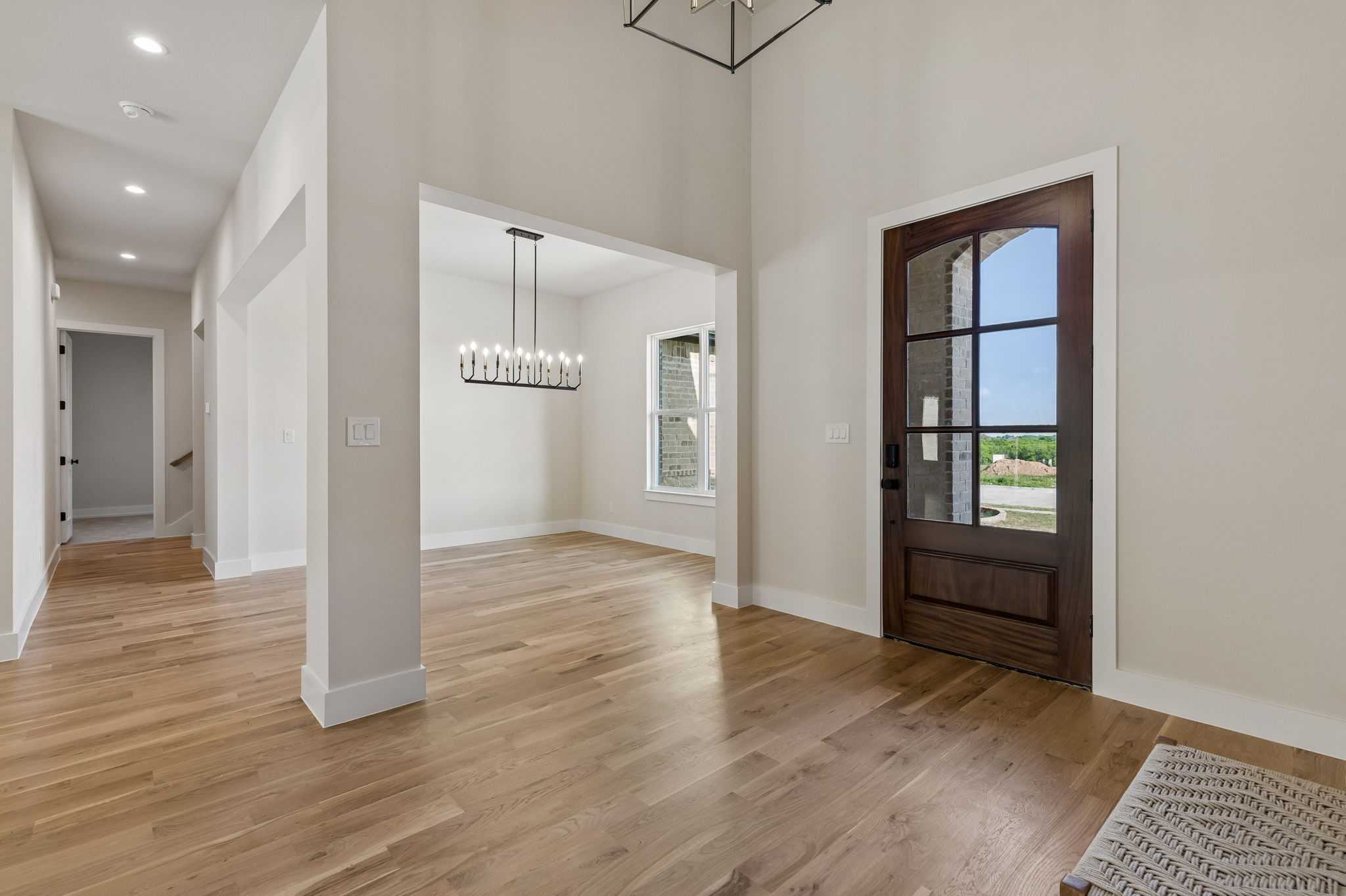 Entry & View into Dining